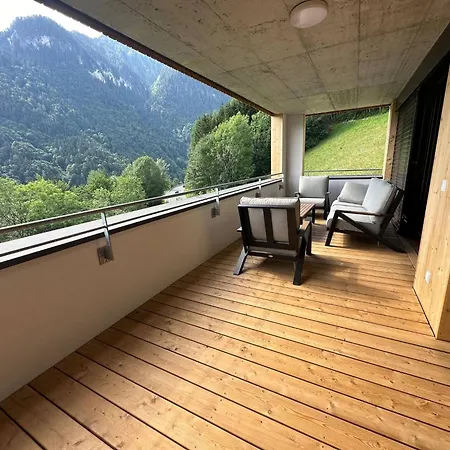 Charming Family In Osterreich Buerserberg